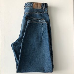 ::: 🌿👖High-Waist Jeans by ZARA.